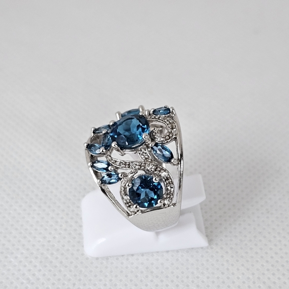 Genuine London Blue Topaz Ring Rhodium Sterling Silver Size 7! New - Picture 3 of 12